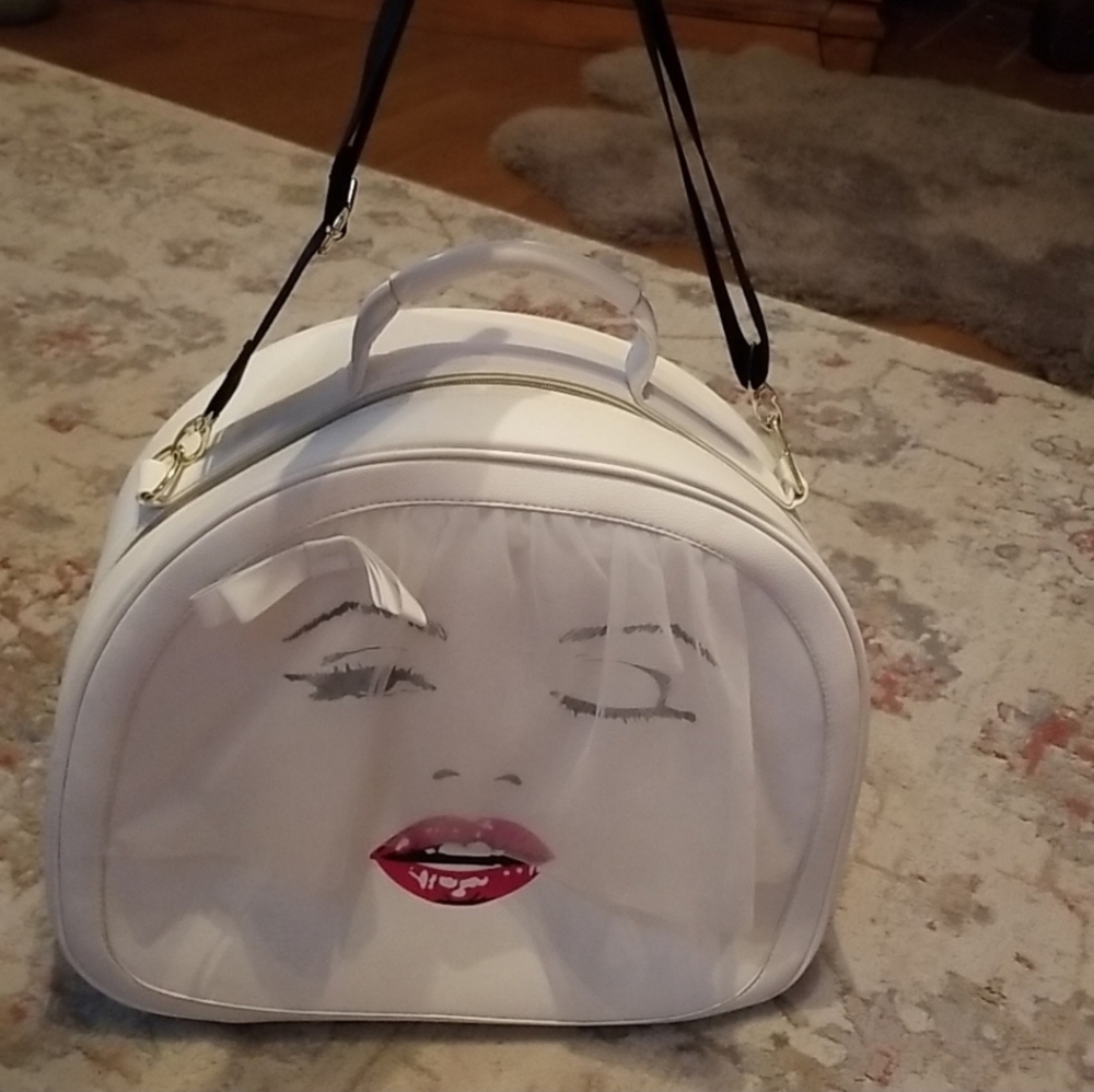 Betsey Johnson "Marilyn Monroe" Vintage Luggage Bag - Picture 3 of 10